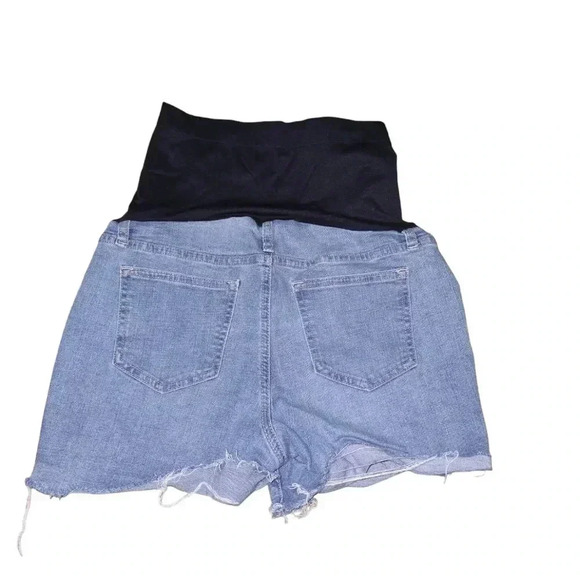 Womens Sonoma, size 12 maternity shorts in excellent condition!!! - Picture 2 of 3